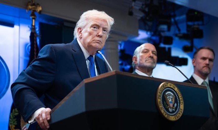 Pavarësisht vendimit të Gjykatës, Trump rrit tarifën globale doganore nga 10 në 15 për qind